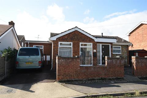 2 bedroom detached bungalow for sale, Zider Pass, Canvey Island SS8