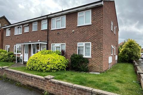 1 bedroom apartment for sale, Chaucer Road, Ashford TW15