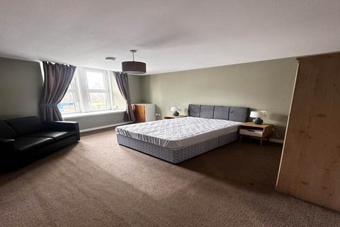 2 bedroom flat to rent, Hilltown, , Dundee