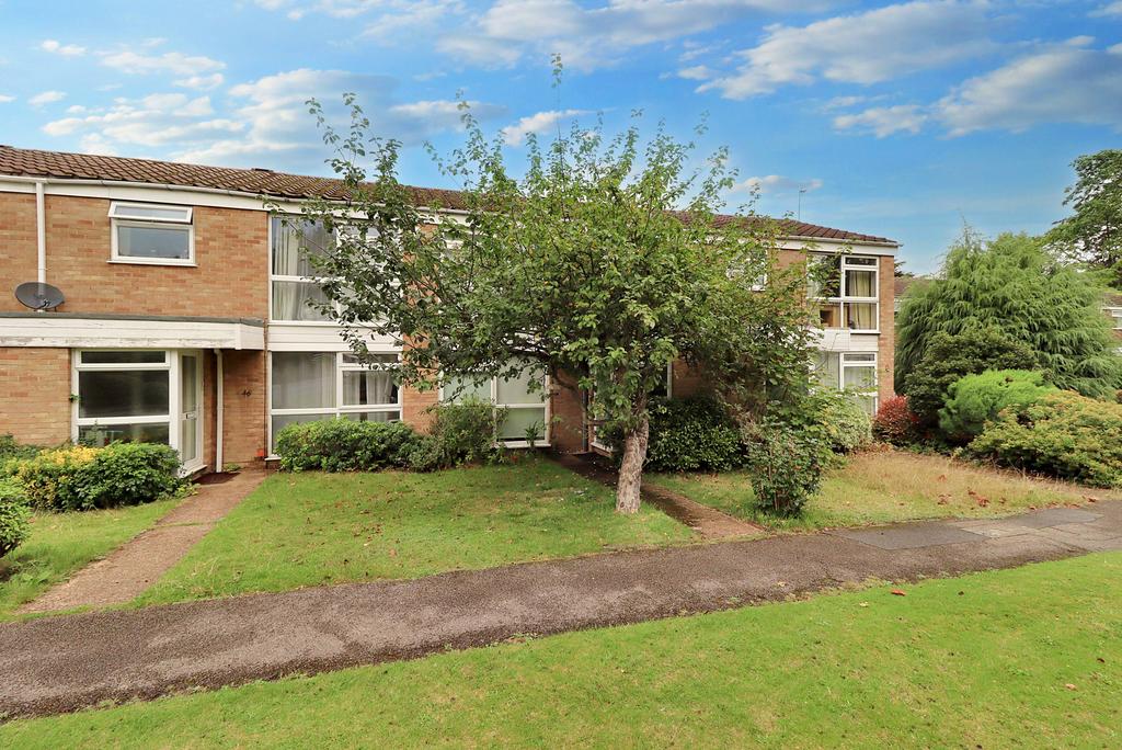 Netherby Park, Weybridge KT13 3 bed terraced house for sale £500,000