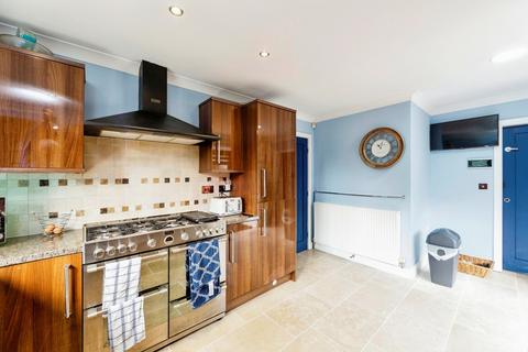 7 Woolscroft View, Hemingfield, Barnsley, S73 0AX