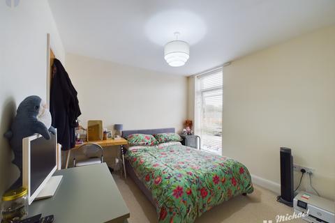 2 bedroom flat for sale, Kerr Place, Aylesbury