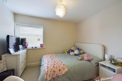 2 bedroom flat for sale, Kerr Place, Aylesbury