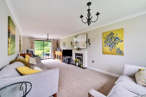 4 bedroom detached house for sale, Throgmorton Road, Yateley GU46