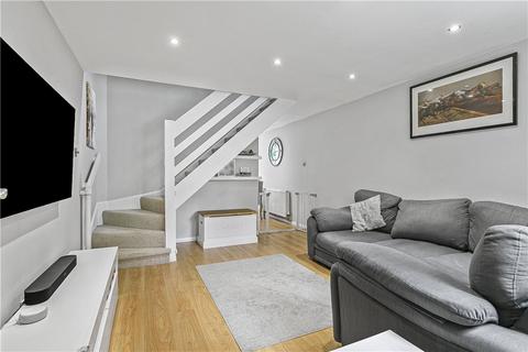 111 Larksfield, Englefield Green, Egham, TW20 0RA