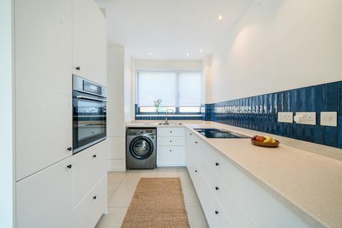6 Lullington Garth, Bromley, BR1 3SR