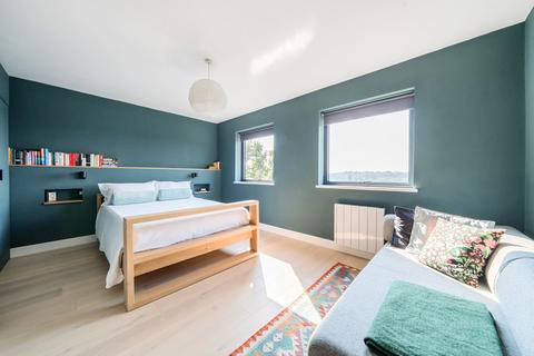 6 Lullington Garth, Bromley, BR1 3SR