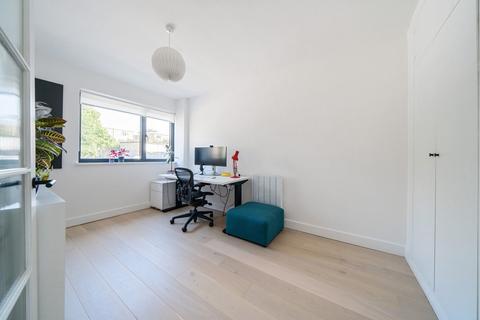 6 Lullington Garth, Bromley, BR1 3SR
