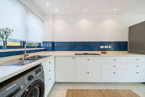 6 Lullington Garth, Bromley, BR1 3SR