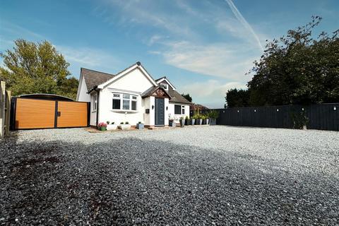 5 bedroom detached bungalow for sale, Valhalla, Beverley Road, Walkington, Beverley, East Yorkshire, HU17 8RR