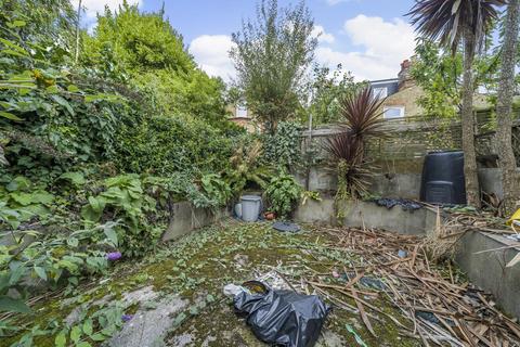 4 bedroom terraced house for sale, Thornbury Road, Brixton