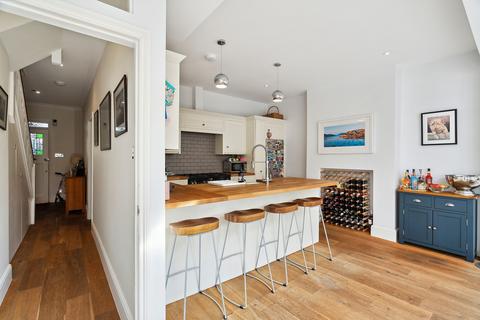 26 Graemesdyke Avenue, London, SW14 7BJ