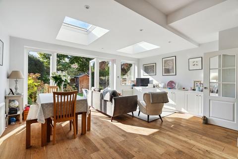 26 Graemesdyke Avenue, London, SW14 7BJ