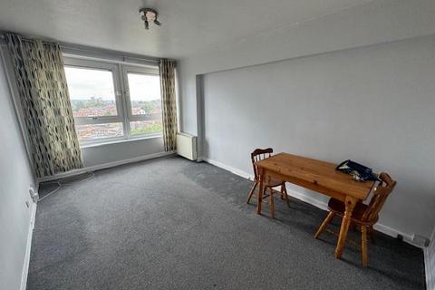 2 bedroom flat to rent, Burnsall Croft, LEEDS LS12