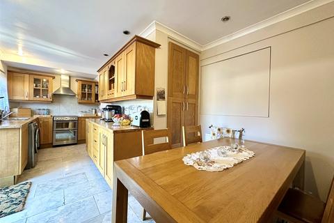 10 Alexander Road, Greenhithe, DA9 9HH