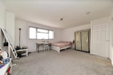 Studio for sale, York Road, Stevenage