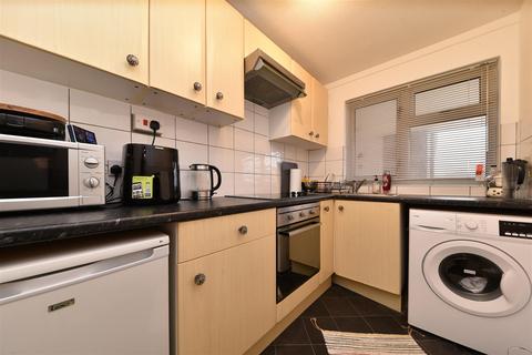 Studio for sale, York Road, Stevenage