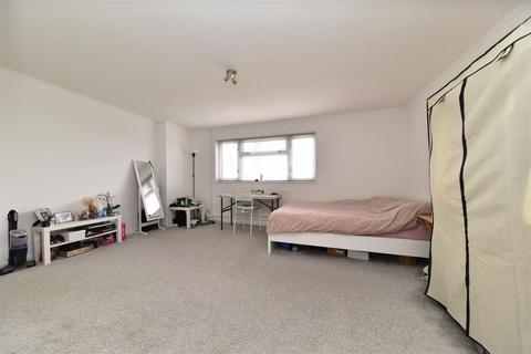 Studio for sale, York Road, Stevenage