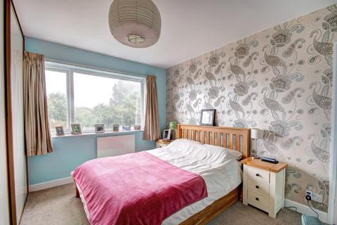 30 Chapel Fields Road, Solihull, B92 7RX
