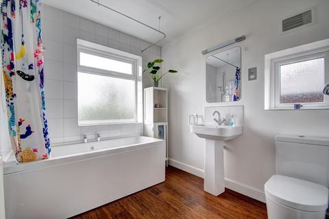 30 Chapel Fields Road, Solihull, B92 7RX