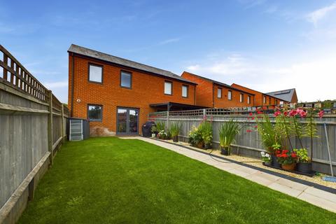 4 James View, Bordon, GU35 0FT
