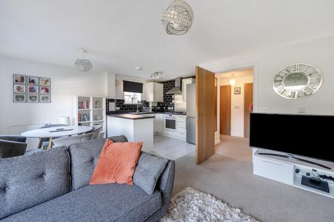 2 bedroom flat for sale, Sandringham House, 2 Reddown Road, Coulsdon, CR5