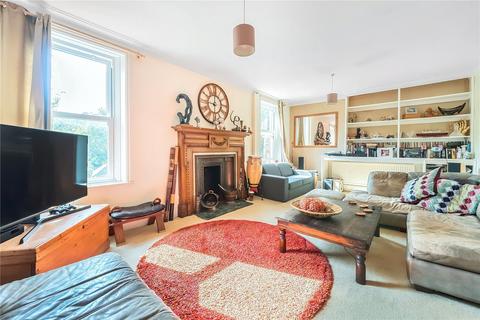 2 bedroom flat for sale, Border Crescent, London, SE26