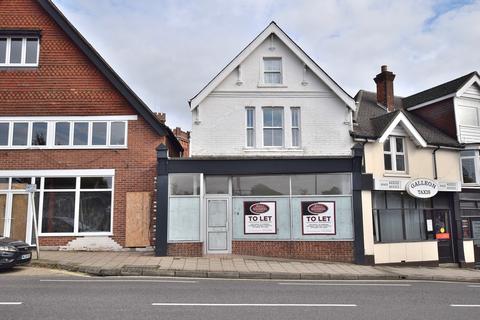 Shop to rent, Station Road, New Milton, Hampshire. BH25 6HR