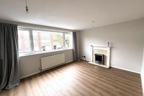 3 bedroom house to rent, Chorlton Drive, Cheadle