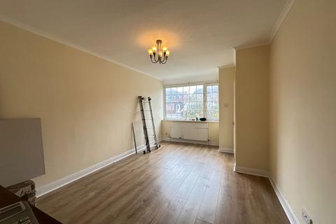 2 bedroom semi-detached house to rent, Franklyn Road, Manchester, M18 8QX