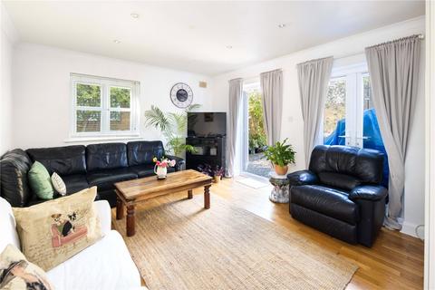 5 Fuller Close, London, E2 6DX