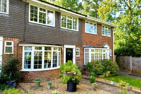 3 bedroom terraced house for sale, Briarfield Gardens, Horndean, Hampshire