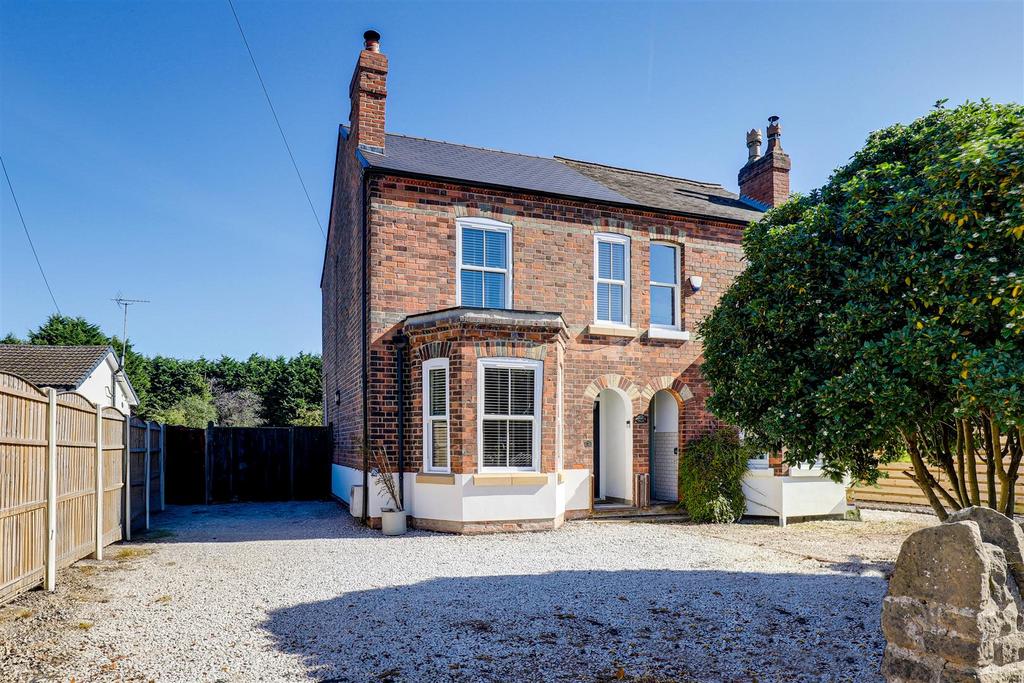 Lowdham Road, Gunthorpe NG14 2 bed semidetached house for sale £350,000