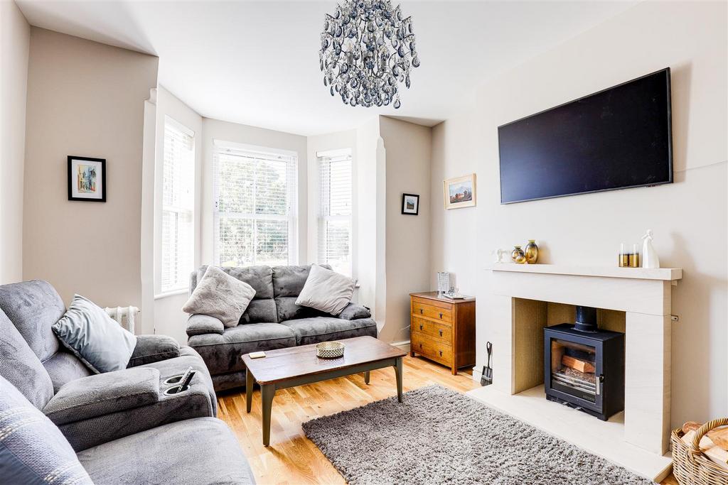 Lowdham Road, Gunthorpe NG14 2 bed semidetached house for sale £350,000