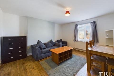 2 bedroom flat to rent, Rucklidge Avenue, London, NW10 4PS