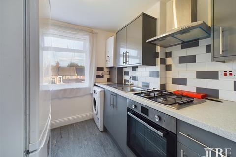 2 bedroom flat to rent, Rucklidge Avenue, London, NW10 4PS