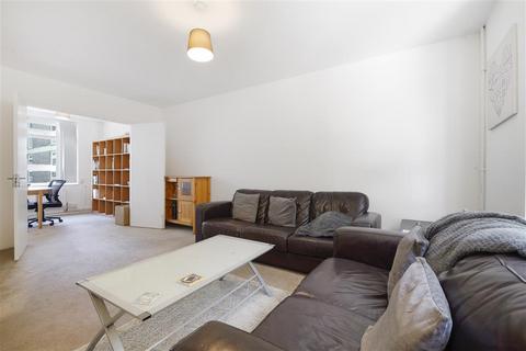 4 bedroom flat for sale, Askill Drive, SW15