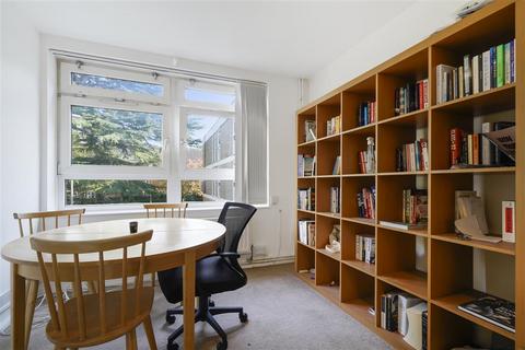 4 bedroom flat for sale, Askill Drive, SW15