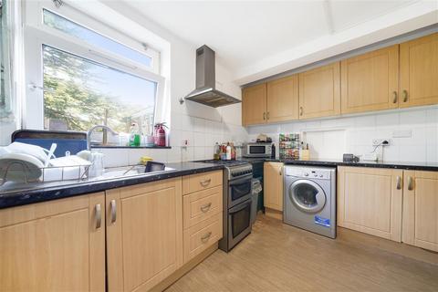 4 bedroom flat for sale, Askill Drive, SW15