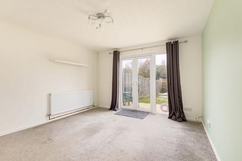 2 bedroom end of terrace house to rent, Bader Close, Bristol BS37