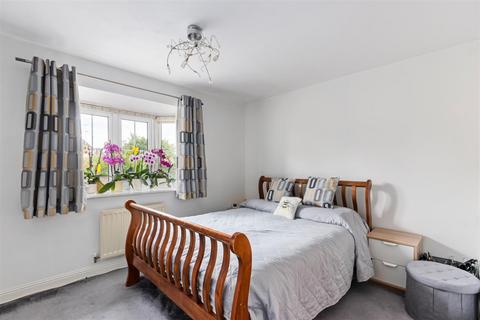 3 bedroom end of terrace house for sale, Malmesbury Road, Morden SM4