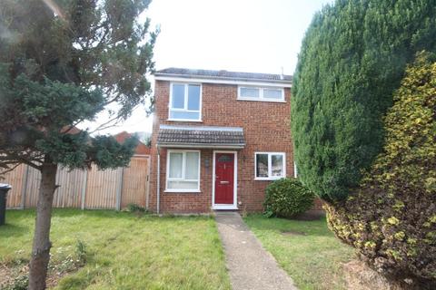 3 bedroom semi-detached house to rent, Palmer Close, Shefford, SG17