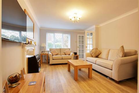 4 bedroom detached house for sale, The Spur, Cheshunt, Waltham Cross