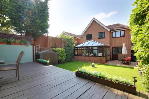 4 bedroom detached house for sale, The Spur, Cheshunt