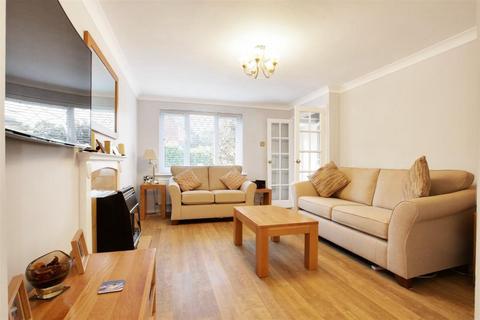 4 bedroom detached house for sale, The Spur, Cheshunt