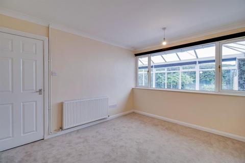 15 The Crescent, Netherton, Wakefield, WF4 4ND