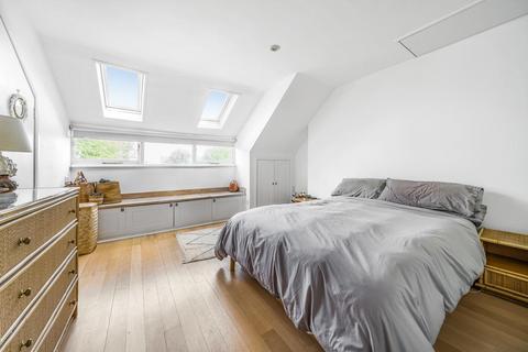 2 bedroom flat for sale, Haslemere Road, Crouch End