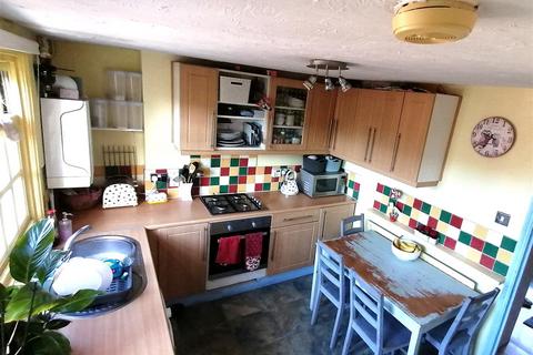 3 bedroom terraced house to rent, St. Michaels Road, Braintree