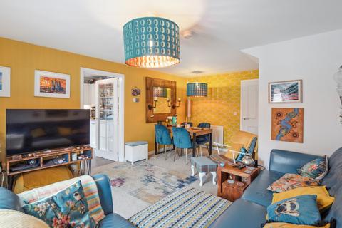 13 Campbell Drive, Helensburgh, G84 7JS