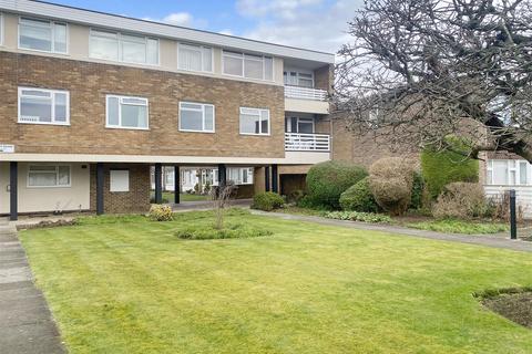 2 bedroom apartment for sale, Bramber Square, Rustington BN16